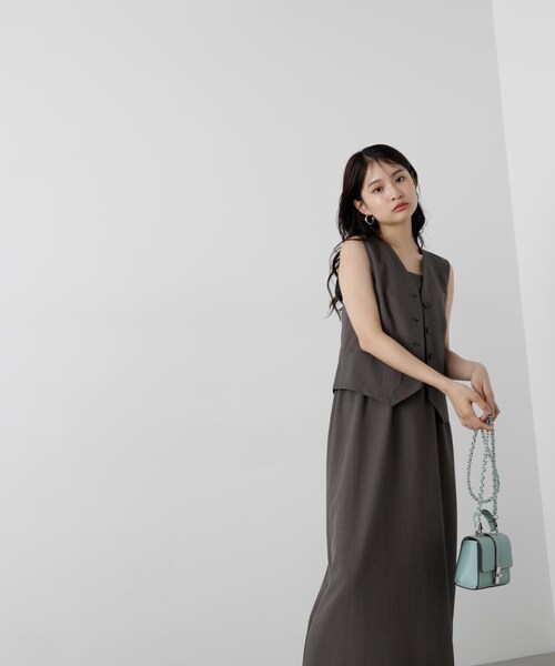 N.(N. Natural Beauty Basic)(エヌエヌナチュラルビューティーベーシック)の「◆ジレ&キャミワンピースセット(ワンピース・レディース・アイボリー/グレイッシュベージュ/チャコールグレー・MEDIUM)」の13枚目の写真
