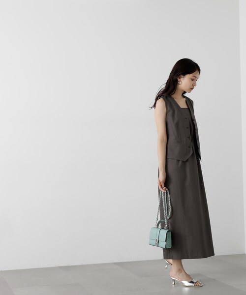 N.(N. Natural Beauty Basic)(エヌエヌナチュラルビューティーベーシック)の「◆ジレ&キャミワンピースセット(ワンピース・レディース・アイボリー/グレイッシュベージュ/チャコールグレー・MEDIUM)」の17枚目の写真