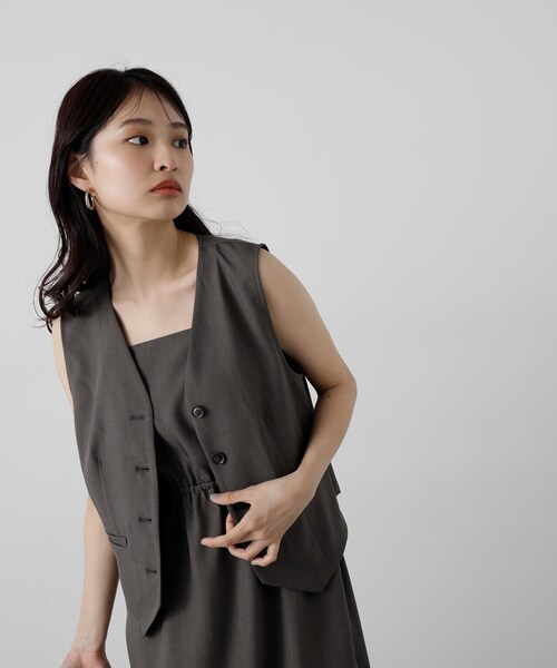 N.(N. Natural Beauty Basic)(エヌエヌナチュラルビューティーベーシック)の「◆ジレ&キャミワンピースセット(ワンピース・レディース・アイボリー/グレイッシュベージュ/チャコールグレー・MEDIUM)」の19枚目の写真