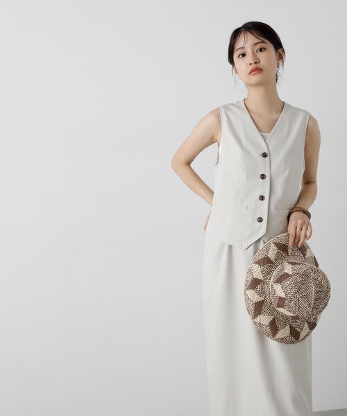 N.(N. Natural Beauty Basic)(エヌエヌナチュラルビューティーベーシック)の「◆ジレ&キャミワンピースセット(ワンピース・レディース・アイボリー/グレイッシュベージュ/チャコールグレー・MEDIUM)」の4枚目の写真
