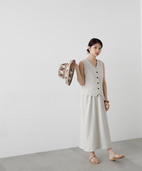 N.(N. Natural Beauty Basic)(エヌエヌナチュラルビューティーベーシック)の「◆ジレ&キャミワンピースセット(ワンピース・レディース・アイボリー/グレイッシュベージュ/チャコールグレー・MEDIUM)」の5枚目の写真
