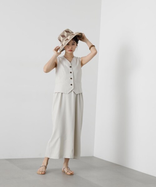 N.(N. Natural Beauty Basic)(エヌエヌナチュラルビューティーベーシック)の「◆ジレ&キャミワンピースセット(ワンピース・レディース・アイボリー/グレイッシュベージュ/チャコールグレー・MEDIUM)」の8枚目の写真