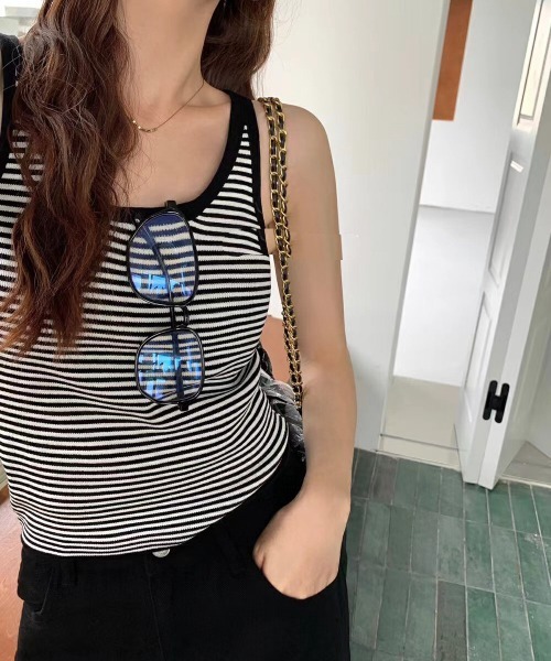 Per sist ence（パーシエンス）の「バイカラーパイピングタンクトップ（タンクトップ・レディース・ブラック系/ブルー系/ホワイト/ブラウン/レッド/ホワイト系/ブラウン系/レッド系/アイボリー/ブラック/ライトグリーン系・FREE）」の6枚目の写真