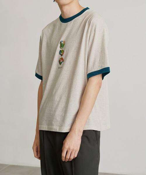 PUBLIC TOKYO（パブリックトウキョウ）の「テクスチャーアートリンガーTEE（Tシャツ/カットソー・メンズ・ダークグレー/キナリ・1/2）」の2枚目の写真