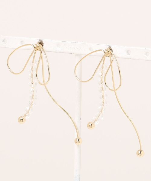 natural couture(ナチュラルクチュール)の「うねうねリボンピアス(ピアス(両耳用)・レディース・シルバー/ゴールド・FREE)」の2枚目の写真