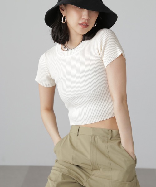 FREE'S MART(フリーズマート)の「◇ショート丈クルーネックリブニット(ニット/セーター・レディース・ホワイト系その他/ブルー/イエロー/ブラック/ホワイト/パープル・FREE)」の2枚目の写真