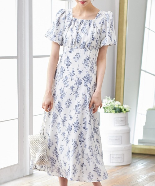 tocco closet(トッコ クローゼット)の「パール付きバックレースアップフラワープリントワンピース(ワンピース・レディース・オフホワイト/ピンク・M)」の6枚目の写真