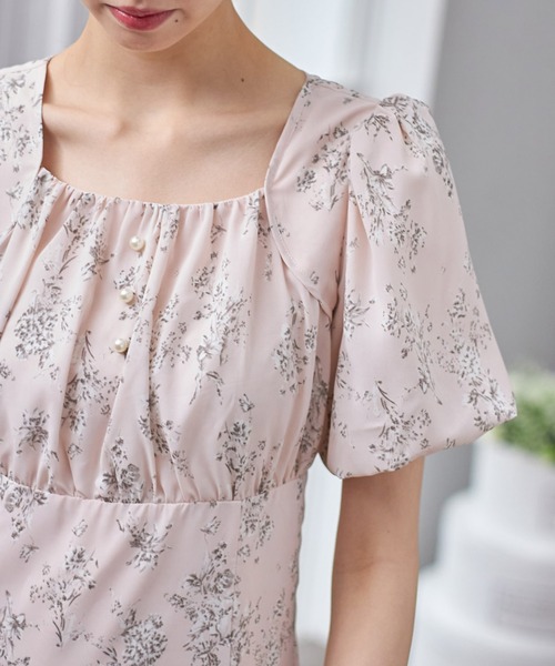 tocco closet(トッコ クローゼット)の「パール付きバックレースアップフラワープリントワンピース(ワンピース・レディース・オフホワイト/ピンク・M)」の11枚目の写真
