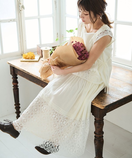 Crisp（クリスプ）の「レース切替タックギャザースカート（スカート・レディース・ブラック/アイボリー・FREE）」の15枚目の写真