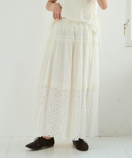 Crisp（クリスプ）の「レース切替タックギャザースカート（スカート・レディース・ブラック/アイボリー・FREE）」の17枚目の写真