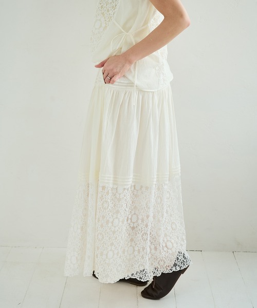 Crisp（クリスプ）の「レース切替タックギャザースカート（スカート・レディース・ブラック/アイボリー・FREE）」の18枚目の写真