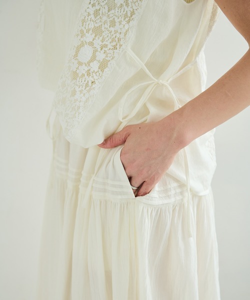 Crisp（クリスプ）の「レース切替タックギャザースカート（スカート・レディース・ブラック/アイボリー・FREE）」の20枚目の写真