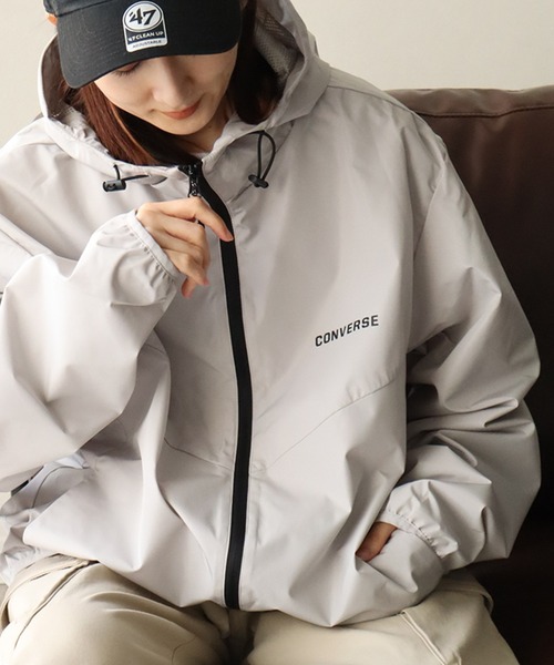 CONVERSE(コンバース)の「【CONVERSE/コンバース】 総裏メッシュ マウンテンパーカー(撥水・防風・UVカット)(マウンテンパーカー・メンズ・ブラック×レッド/ブルー系その他/レディッシュグレー/ネイビー/アイボリー/ブラック・M/L/LL)」の2枚目の写真