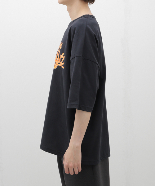 Cloveru（クローバル）の「Cloveru / クローバル  AMERICAN GRAFFITI LOGO（Tシャツ/カットソー・メンズ・ブラック・MEDIUM/LARGE）」の4枚目の写真