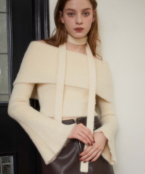 archives（アルシーヴ）の「チョーカーオフショルフェザーニット（ニット/セーター・レディース・グレー/ピンクベージュ/アイボリー/ブラウン・MEDIUM）」の2枚目の写真