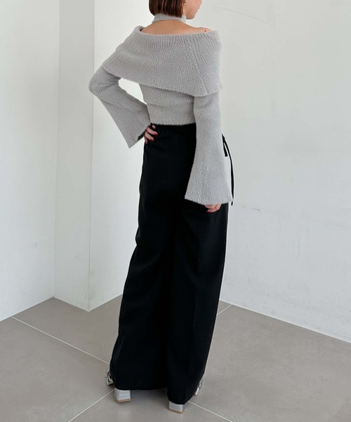 archives（アルシーヴ）の「チョーカーオフショルフェザーニット（ニット/セーター・レディース・グレー/ピンクベージュ/アイボリー/ブラウン・MEDIUM）」の5枚目の写真