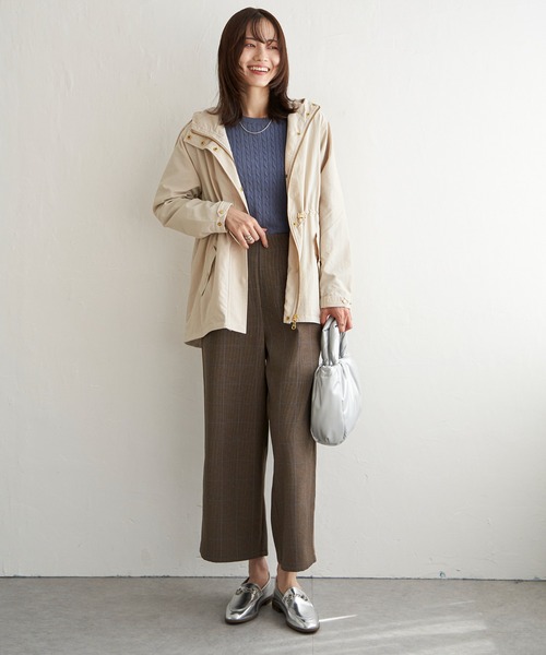 ikka（イッカ）の「【雑誌InRed11月号掲載】撥水マウンテンパーカー【親子コーデ】（マウンテンパーカー・レディース・マジェンタ/チャコールグレー/ライトベージュ/オリーブ・L/M/S）」の21枚目の写真