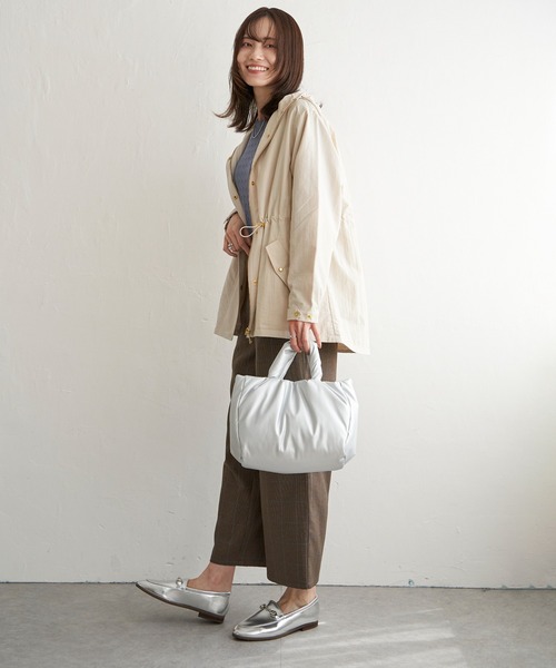 ikka（イッカ）の「【雑誌InRed11月号掲載】撥水マウンテンパーカー【親子コーデ】（マウンテンパーカー・レディース・マジェンタ/チャコールグレー/ライトベージュ/オリーブ・L/M/S）」の22枚目の写真