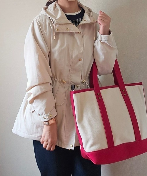 ikka（イッカ）の「【雑誌InRed11月号掲載】撥水マウンテンパーカー【親子コーデ】（マウンテンパーカー・レディース・マジェンタ/チャコールグレー/ライトベージュ/オリーブ・L/M/S）」の15枚目の写真