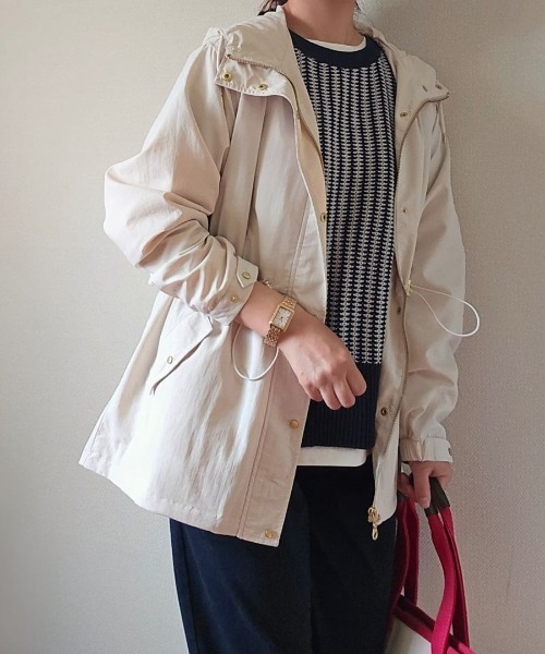 ikka（イッカ）の「【雑誌InRed11月号掲載】撥水マウンテンパーカー【親子コーデ】（マウンテンパーカー・レディース・マジェンタ/チャコールグレー/ライトベージュ/オリーブ・L/M/S）」の16枚目の写真