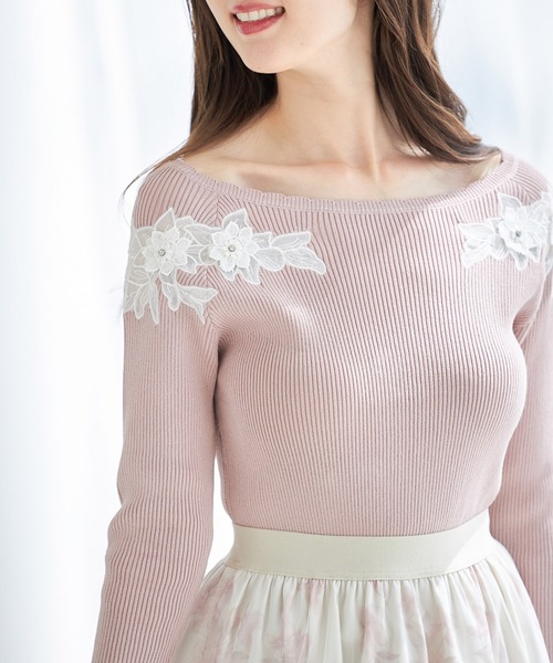 トッコクローゼット　立体フラワー刺繍スカラップカットリブニットプルオーバー 立体フラワー刺繍スカラップカットリブニットプルオーバー