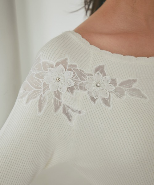立体フラワー刺繍スカラップカットリブニットプルオーバー