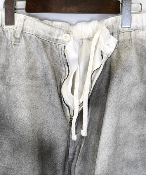 Starting Over(スターティングオーバー)の「vintage like spray Discharge printing loose fit denim pants/ヴィンテージ ライク スプレー 抜染加工 ルーズフィット デニムパンツ(デニムパンツ・メンズ・ブラック系その他/ブラック/ホワイト・M/L)」の6枚目の写真