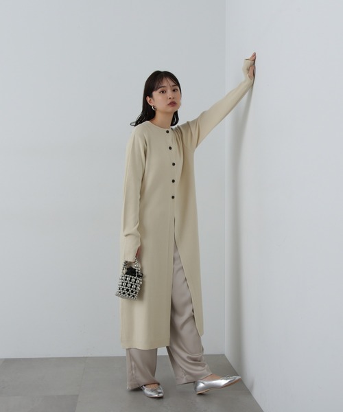 N.（N. Natural Beauty Basic）（エヌエヌナチュラルビューティーベーシック）の「フロントスリットニットワンピース（ワンピース・レディース・チャコールグレー/ナチュラル・MEDIUM）」の4枚目の写真