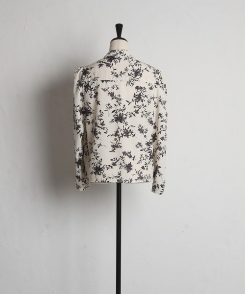 tocco closet（トッコ　クローゼット）の「ボウタイタック入り花柄ブラウス（シャツ/ブラウス・レディース・アイボリー/ピンク・M）」の10枚目の写真
