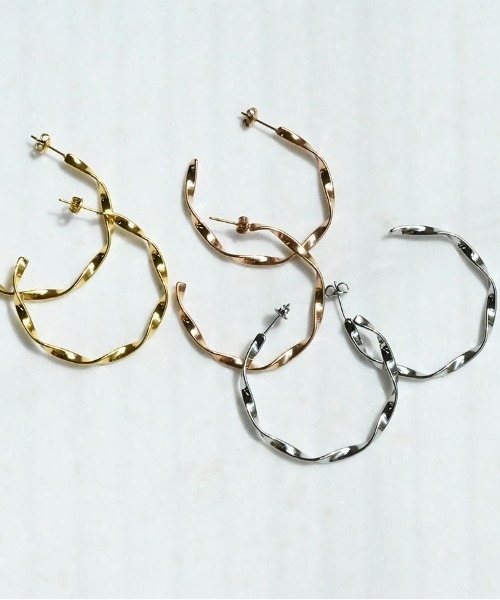 sowi(ソーイ)の「サージカルステンレス ネジリ フープピアス(ピアス(両耳用)・レディース・ゴールド/ピンクゴールド/シルバー・フリ-)」の8枚目の写真