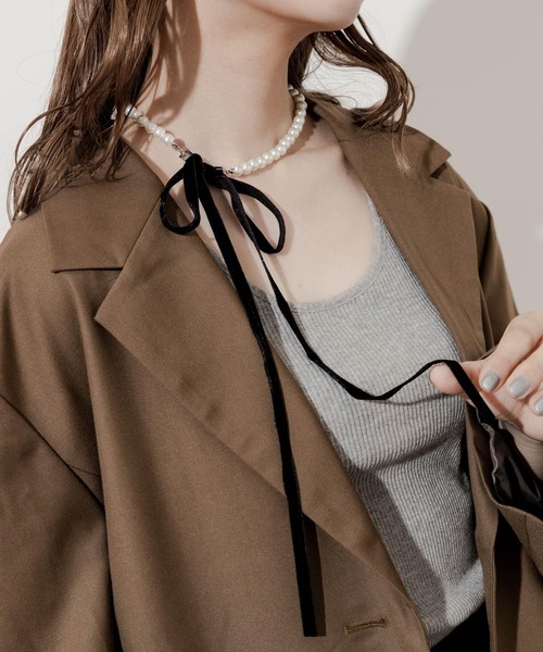 SMELLY（スメリー）の「ベロアリボンパールネックレス（ネックレス・レディース・ブラック・-）」の3枚目の写真