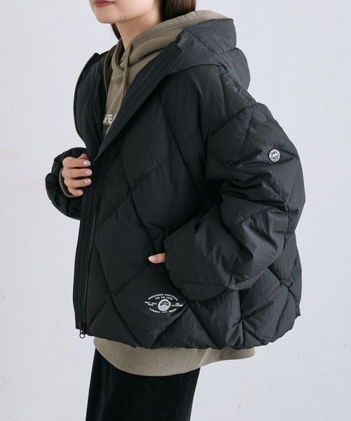 PUAL CE CIN（ピュアルセシン）の「リサイクルダウンジップアップフードジャケット（ダウンジャケット/コート・レディース・ブラック/キャメル・FREE）」の14枚目の写真