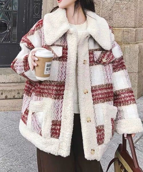 Achic(アシック)の「ウール格子柄ショートボアコート(テーラードジャケット・レディース・レッド・M)」の4枚目の写真