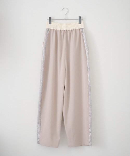 MAISON BREEZE(メゾンブリーズ)の「【MAISON BREEZE】サイドシャイニーラインワイドパンツ trc(その他パンツ・レディース・グレー/ベージュ/ブラック・FREE)」の7枚目の写真