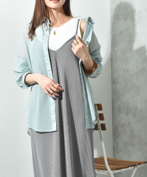 INTERPLANET(インタープラネット)の「シアー長袖シャツ(シャツ/ブラウス・レディース・チャコールグレー/グレイッシュベージュ/サックスブルー・FREE)」の3枚目の写真