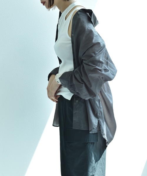 INTERPLANET(インタープラネット)の「シアー長袖シャツ(シャツ/ブラウス・レディース・チャコールグレー/グレイッシュベージュ/サックスブルー・FREE)」の16枚目の写真