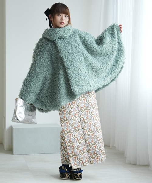utatane(ウタタネ)の「コート プードルファーポンチョ ニコアンティーク 裏地ねこ(ポンチョ・レディース・ブラウン/キャメル/ベージュ/ミント/ブラック/ベビーピンク/オフホワイト・FREE)」の18枚目の写真
