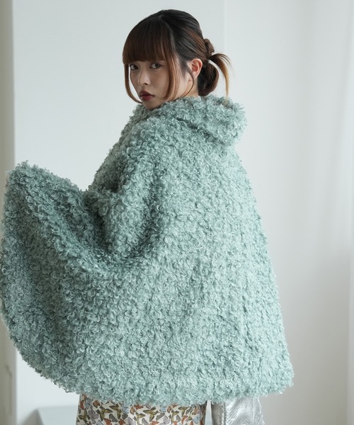 utatane(ウタタネ)の「コート プードルファーポンチョ ニコアンティーク 裏地ねこ(ポンチョ・レディース・ブラウン/キャメル/ベージュ/ミント/ブラック/ベビーピンク/オフホワイト・FREE)」の21枚目の写真