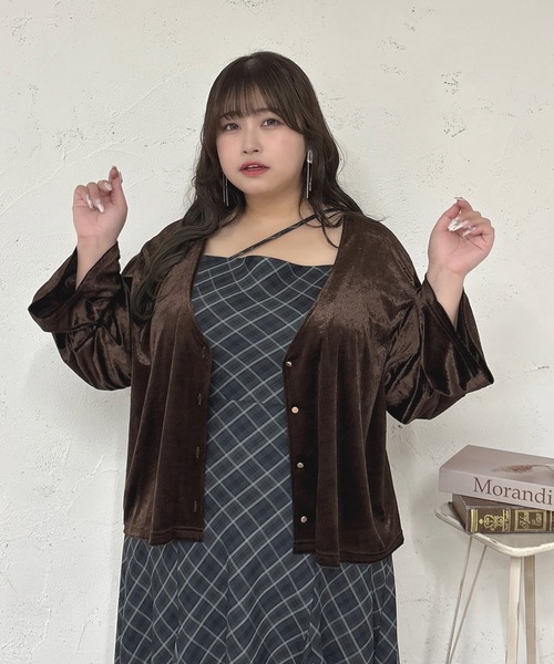 Louiosy(ルオシー)の「【大きいサイズ】ベルスリーブベロアアンサンブル(カーディガン/ボレロ・レディース・ダークブラウン/ブラック・4L/3L/X-LARGE)」の2枚目の写真