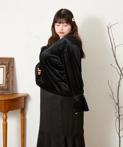 Louiosy(ルオシー)の「【大きいサイズ】ベルスリーブベロアアンサンブル(カーディガン/ボレロ・レディース・ダークブラウン/ブラック・4L/3L/X-LARGE)」の12枚目の写真