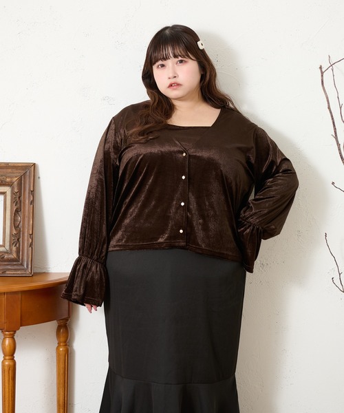 Louiosy(ルオシー)の「【大きいサイズ】ベルスリーブベロアアンサンブル(カーディガン/ボレロ・レディース・ダークブラウン/ブラック・4L/3L/X-LARGE)」の3枚目の写真