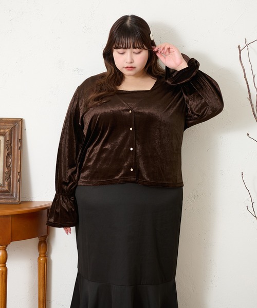 Louiosy(ルオシー)の「【大きいサイズ】ベルスリーブベロアアンサンブル(カーディガン/ボレロ・レディース・ダークブラウン/ブラック・4L/3L/X-LARGE)」の4枚目の写真