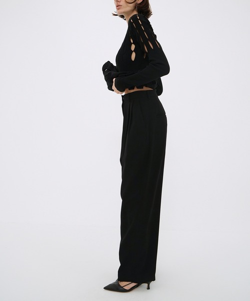 CLANE（クラネ）の「BASIC TUCK PANTS（スラックス・レディース・ブラック/アイボリー/ベージュ/レッド・0/2/1）」の2枚目の写真