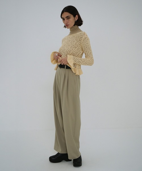 CLANE（クラネ）の「BASIC TUCK PANTS（スラックス・レディース・ブラック/アイボリー/ベージュ/レッド・0/2/1）」の5枚目の写真