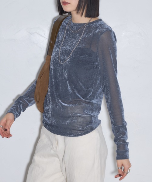leimn(レイムン)の「丸首シアーベロアトップス(Tシャツ/カットソー・レディース・グレイッシュブルー/グレー/ホワイト/レッド/ブラック・M)」の4枚目の写真