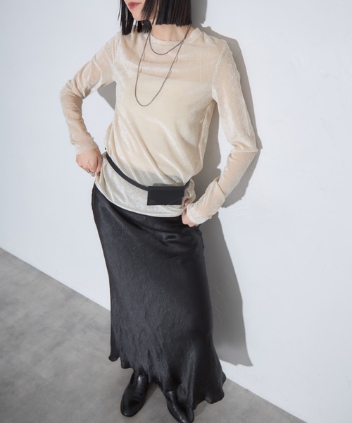 leimn(レイムン)の「丸首シアーベロアトップス(Tシャツ/カットソー・レディース・グレイッシュブルー/グレー/ホワイト/レッド/ブラック・M)」の11枚目の写真