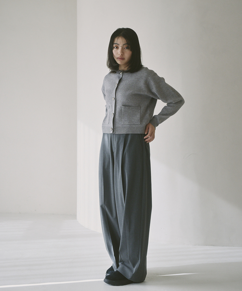 U by SPICK&SPAN(ユーバイスピックアンドスパン)の「ハートボタンカーディガン(カーディガン/ボレロ・レディース・ライトグレー/ネイビー・FREE)」の3枚目の写真