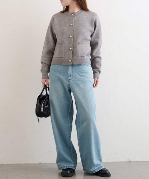 U by SPICK&SPAN(ユーバイスピックアンドスパン)の「ハートボタンカーディガン(カーディガン/ボレロ・レディース・ライトグレー/ネイビー・FREE)」の4枚目の写真