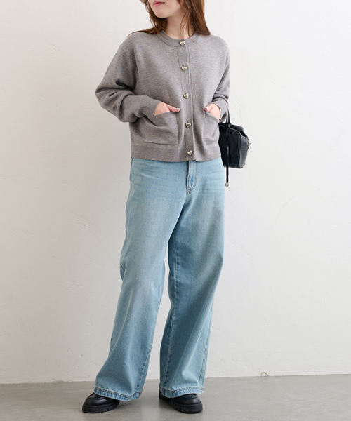 U by SPICK&SPAN(ユーバイスピックアンドスパン)の「ハートボタンカーディガン(カーディガン/ボレロ・レディース・ライトグレー/ネイビー・FREE)」の5枚目の写真