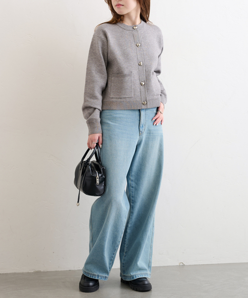 U by SPICK&SPAN(ユーバイスピックアンドスパン)の「ハートボタンカーディガン(カーディガン/ボレロ・レディース・ライトグレー/ネイビー・FREE)」の6枚目の写真